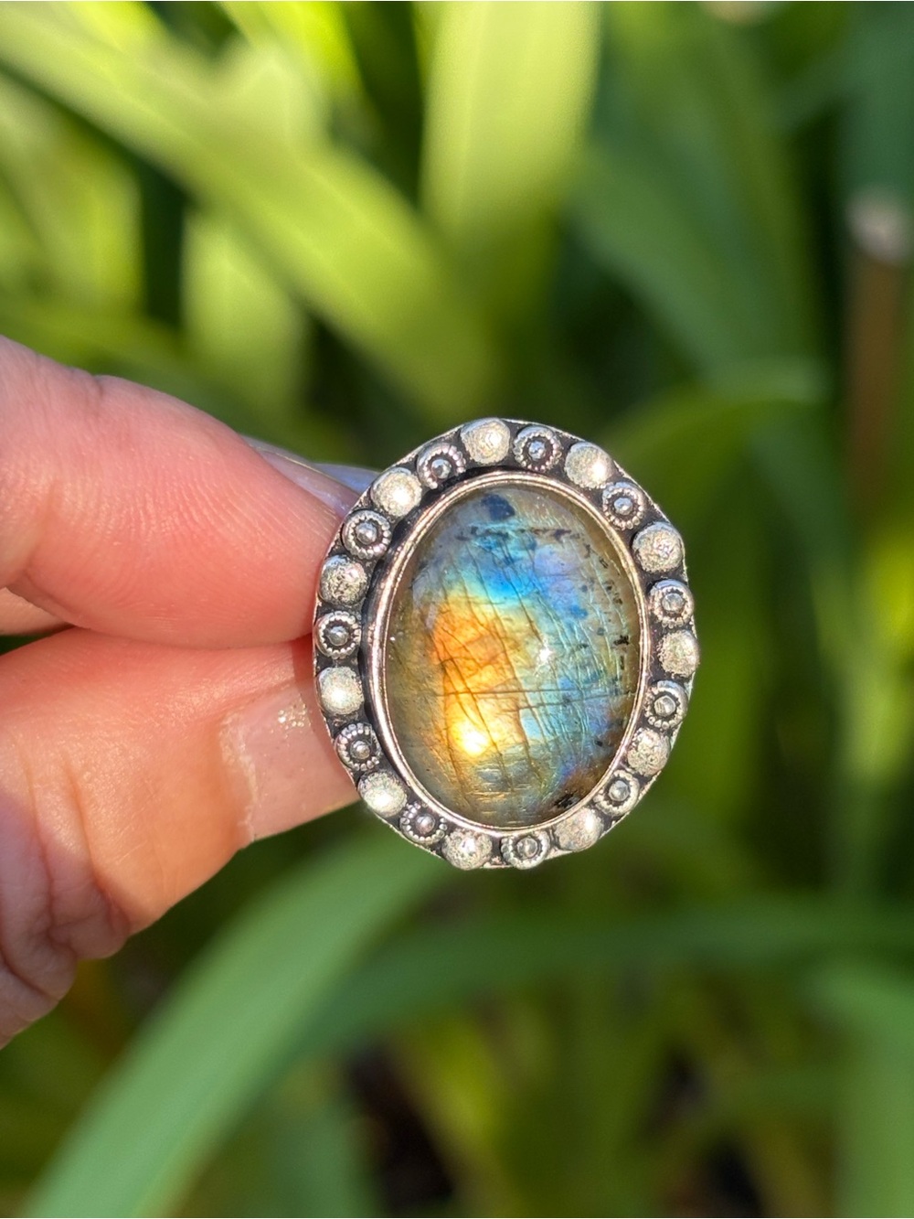 SIZE 7 Labradorite Oval Ring Iridescent Gold and Blue Flash ZZRG00029